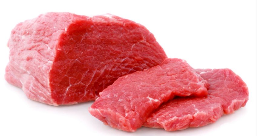 Bandejas de pesaje de una báscula de control de peso para carne fresca en una planta procesadora de alimentos